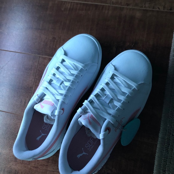SOLD HOST PICK Puma smash platform v2 women sneakers. - Picture 4 of 5